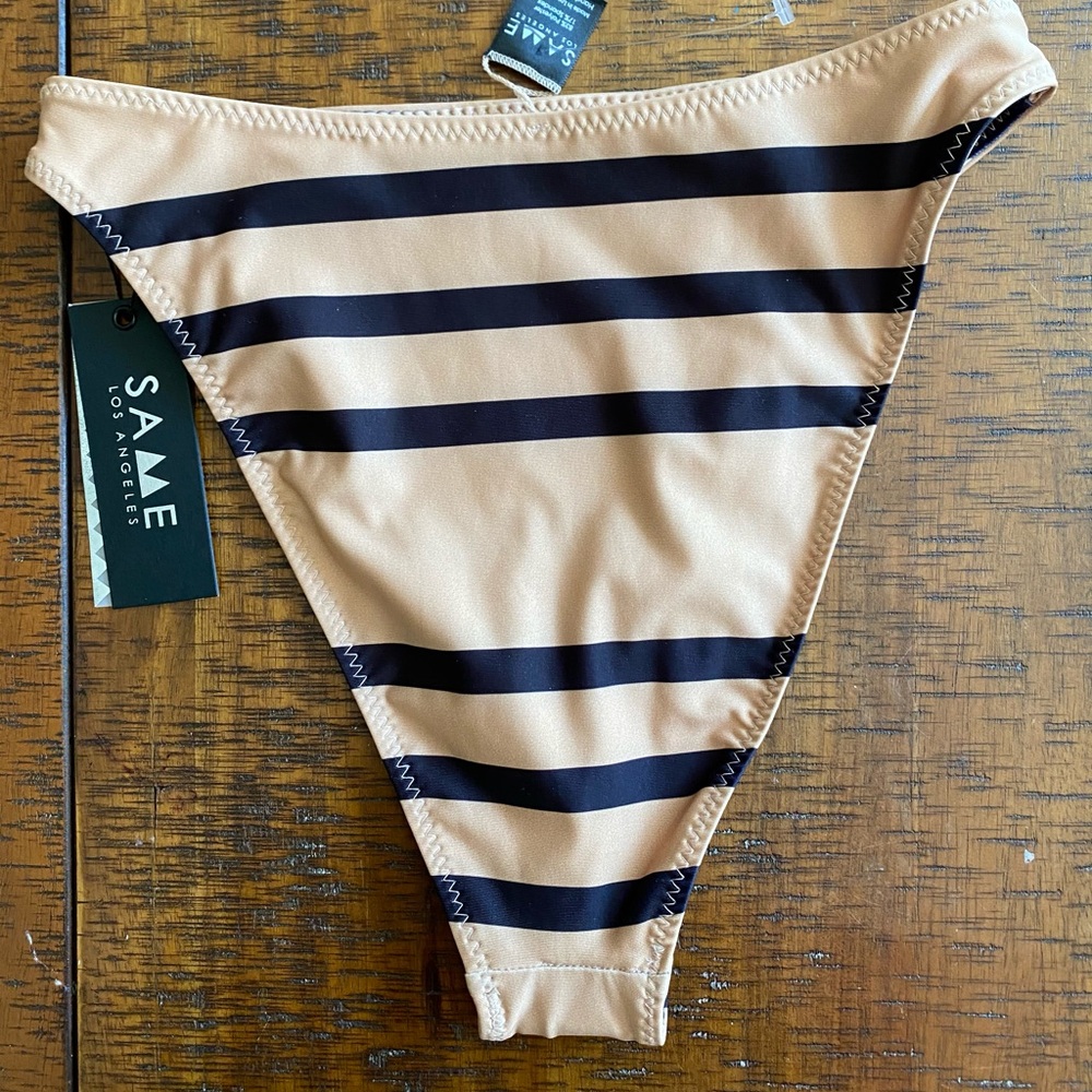 Same bikini bottoms - Picture 6 of 6
